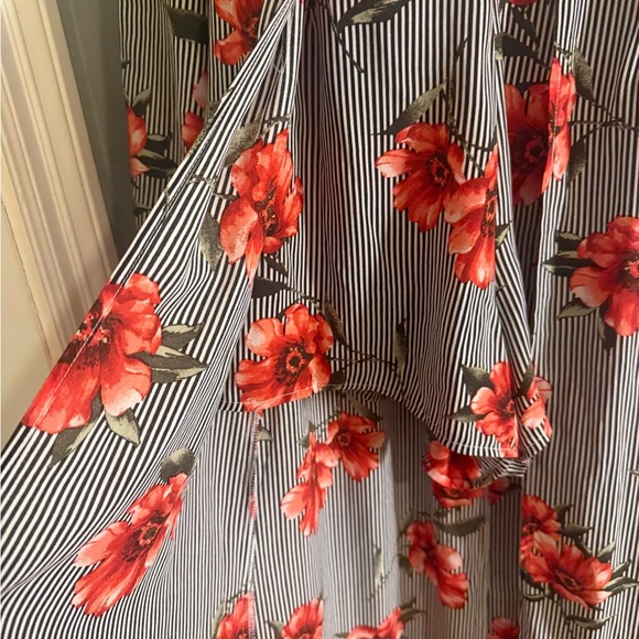 Haute Monde Floral Stripe Maxi Back Overlay Romper – Size M - Picture 7 of 10